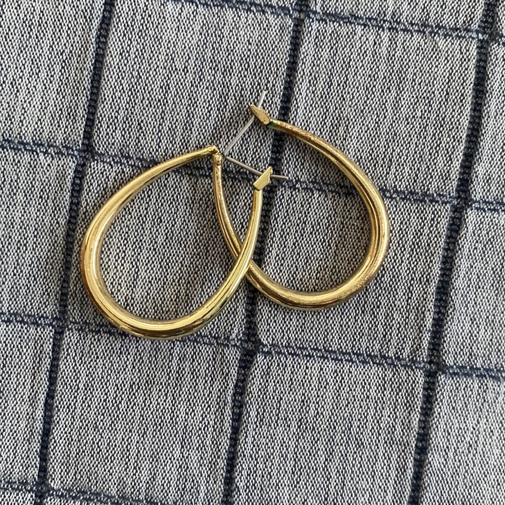 Gold oval hoops -LOFT